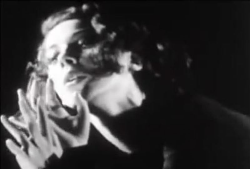 Tilly Losch. Dance of her hands 1930-1933. Capture d'écran